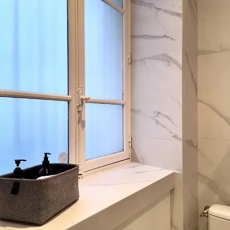 2 Personnes Proche Tour Eiffel