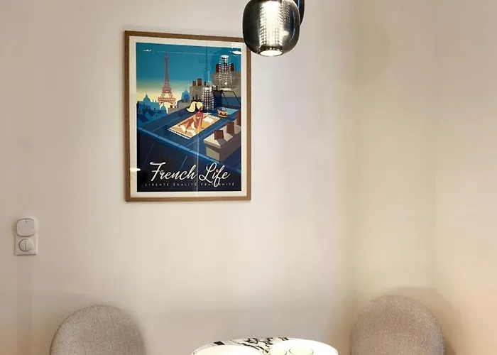 2 Personnes Proche Tour Eiffel Paris