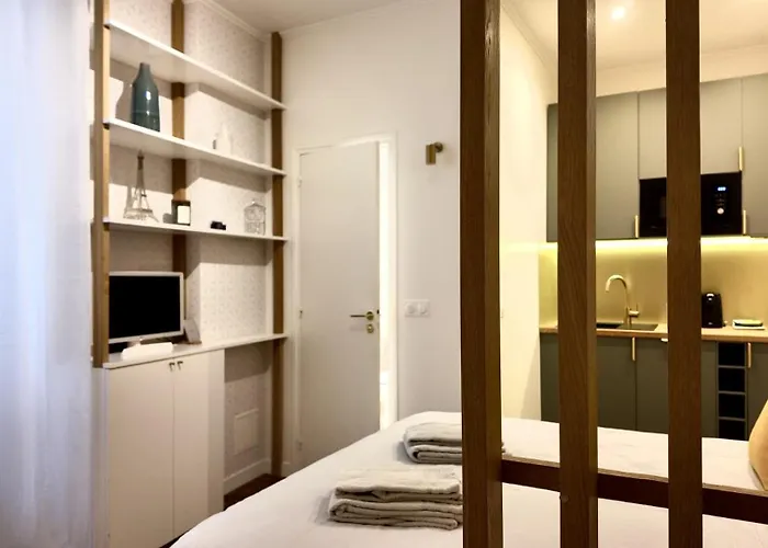 2 Personnes Proche Tour Eiffel Paris