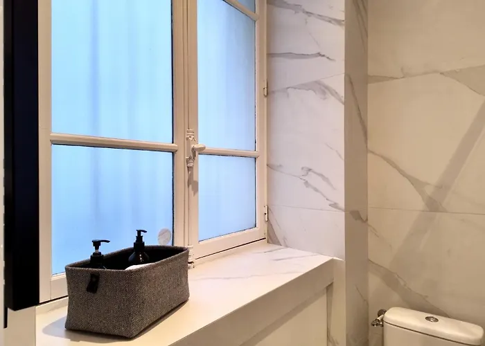 2 Personnes Proche Tour Eiffel